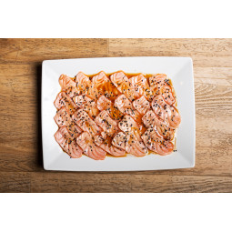 Carpaccio di salmone scottato